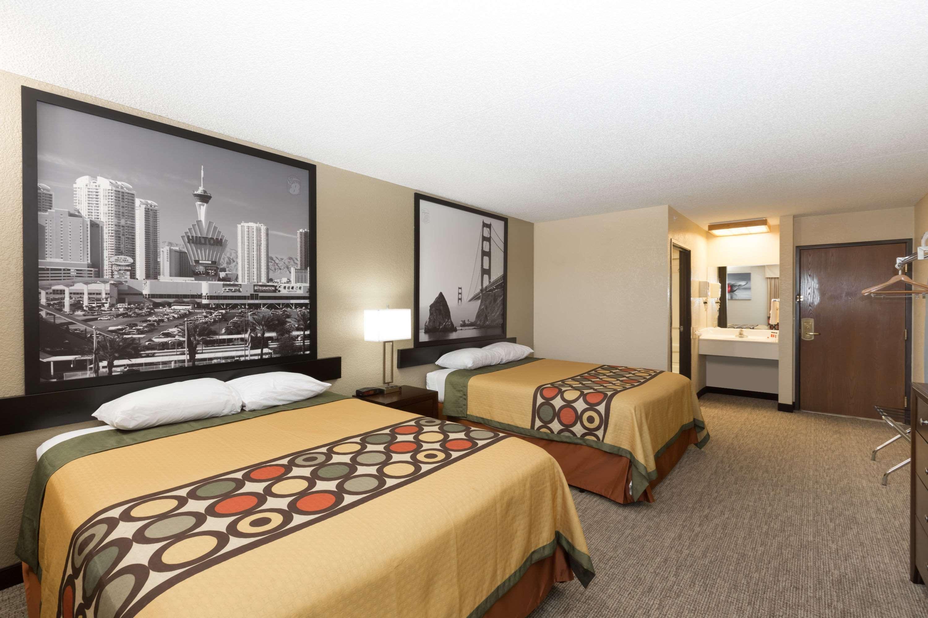 Super 8 By Wyndham Wichita North Hotel Exterior photo