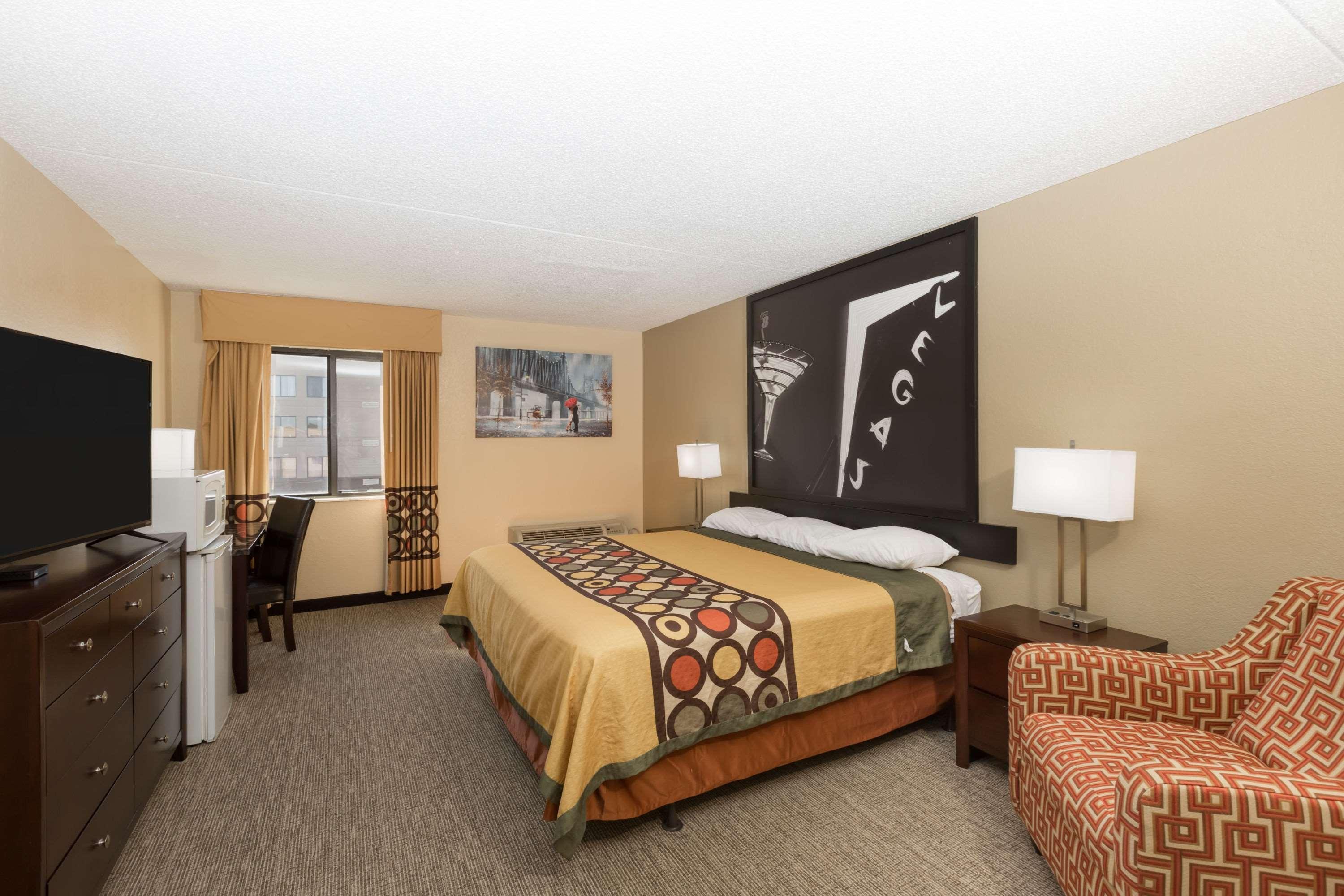 Super 8 By Wyndham Wichita North Hotel Exterior photo